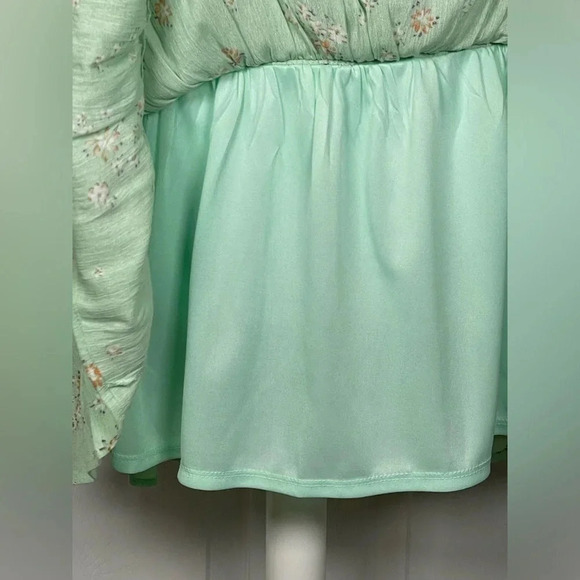 Altar’d State Ruffled Mini Skirt New‎ Medium - Picture 4 of 7